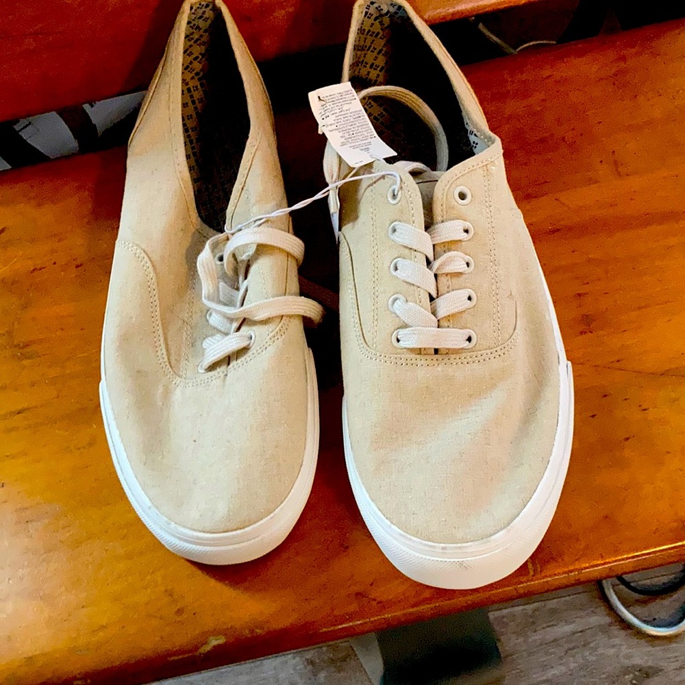Old navy shoes size 12